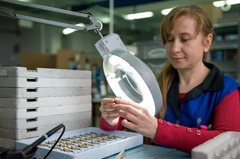 schurter-solutions-entwicklung-industrialisierung-elektronik